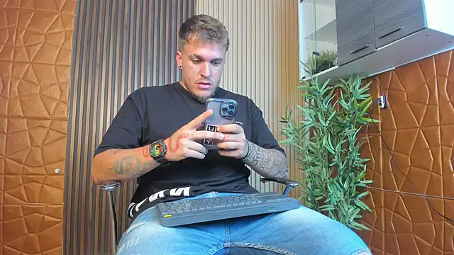 Snapshot of keane_lee chatting on March 14, 2025, 8:17 pm keane lee online show from March 14, 2025, 8:17 pm