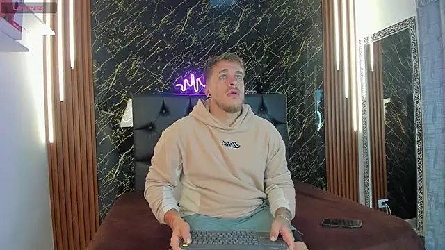 Snapshot of keane_lee chatting on October 4, 2025, 12:50 pm keane lee online show from October 4, 2025, 12:50 pm