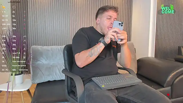 Snapshot of keane_lee chatting on December 4, 2024, 7:50 pm keane lee online show from December 4, 2024, 7:50 pm