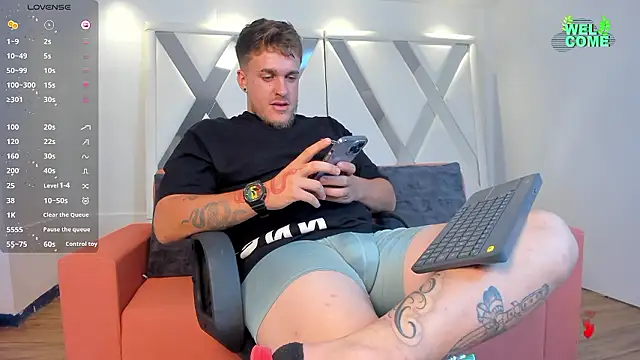 Snapshot of keane_lee chatting on December 3, 2024, 11:07 pm keane lee online show from December 3, 2024, 11:07 pm