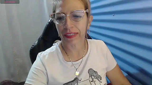 Snapshot of Chayla_Ruiz chatting on May 2, 2026, 9:42 pm Chayla Ruiz online show from May 2, 2026, 9:42 pm