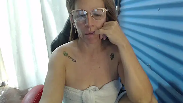 Snapshot of Chayla_Ruiz chatting on April 19, 2026, 3:46 pm Chayla Ruiz online show from April 19, 2026, 3:46 pm