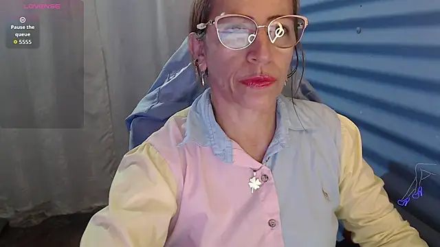 Snapshot of Chayla_Ruiz chatting on May 23, 2026, 1:10 pm Chayla Ruiz online show from May 23, 2026, 1:10 pm