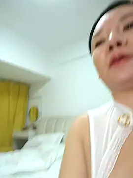 LILYsweetfcup online show from March 4, 2026, 11:40 am