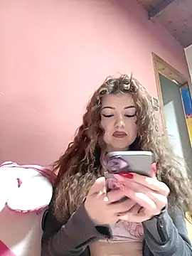 Snapshot of CurlyElisa chatting on February 17, 2026, 8:28 pm CurlyElisa online show from February 17, 2026, 8:28 pm