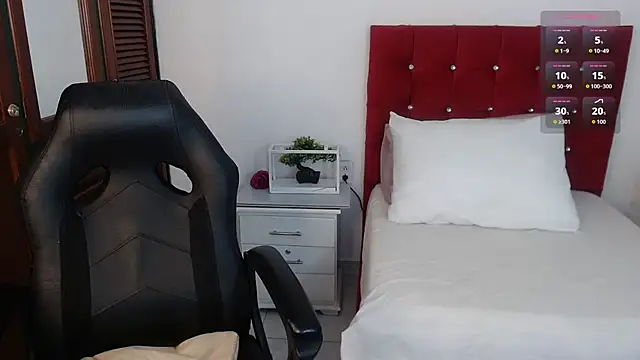 Wanda Milf online show from March 26, 2026, 9:13 pm