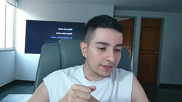 Snapshot of Jhoan_saenz chatting on November 9, 2025, 10:03 pm Jhoan saenz online show from November 9, 2025, 10:03 pm