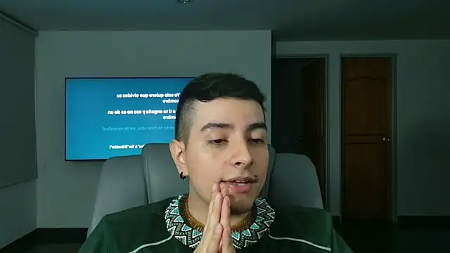 Snapshot of Jhoan_saenz chatting on October 25, 2025, 11:49 pm Jhoan saenz online show from October 25, 2025, 11:49 pm