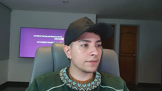 Snapshot of Jhoan_saenz chatting on November 8, 2025, 1:20 am Jhoan saenz online show from November 8, 2025, 1:20 am