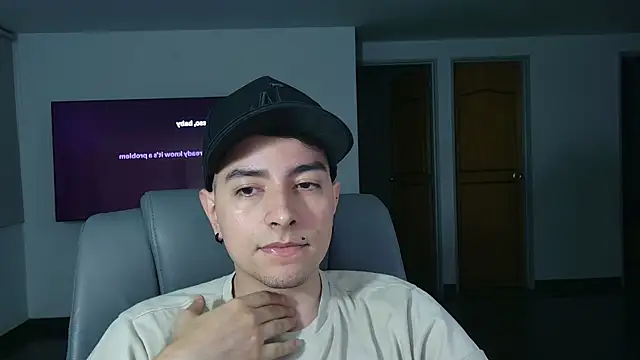 Snapshot of Jhoan_saenz chatting on November 2, 2025, 12:15 am Jhoan saenz online show from November 2, 2025, 12:15 am