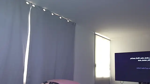 Snapshot of Jhoan_saenz chatting on October 13, 2025, 6:20 pm Jhoan saenz online show from October 13, 2025, 6:20 pm