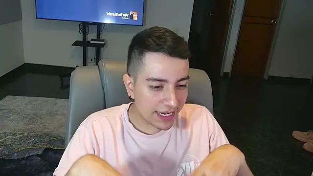 Snapshot of Jhoan_saenz chatting on November 6, 2025, 2:48 am Jhoan saenz online show from November 6, 2025, 2:48 am