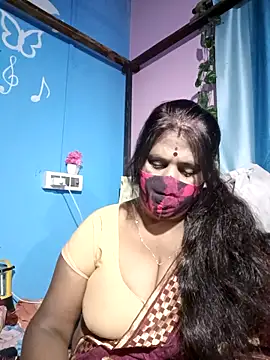 Snapshot of parioo7 chatting on February 11, 2025, 4:24 pm parioo7 online show from February 11, 2025, 4:24 pm