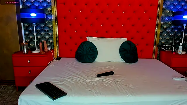 VallerieJones online show from November 5, 2025, 12:25 am