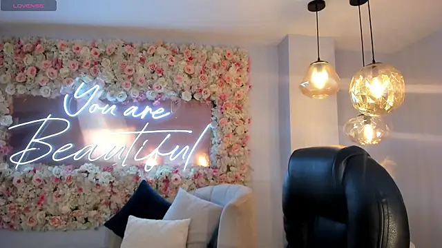 Snapshot of JadeEvansX chatting on November 16, 2025, 11:26 am JadeEvansX online show from November 16, 2025, 11:26 am