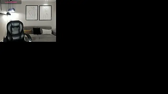 JadeEvansX online show from April 15, 2026, 7:18 pm