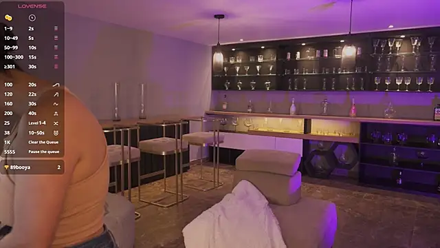 KateSunder online show from September 30, 2025, 11:49 am