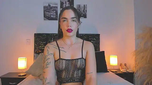 April Cutee online show from November 7, 2025, 9:08 pm