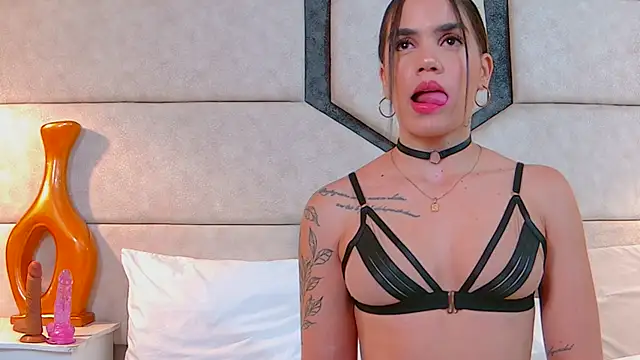 April Cutee online show from March 11, 2025, 7:47 pm