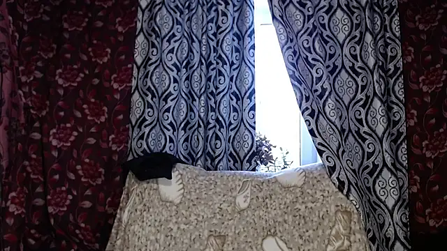 EmilyDoth online show from November 28, 2025, 4:34 am