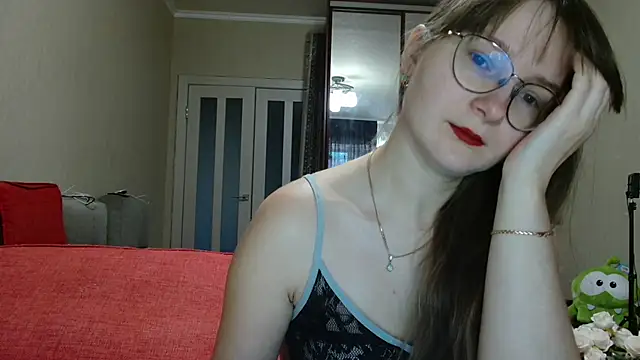 Snapshot of KiraGoldens chatting on November 4, 2025, 5:33 am KiraGoldens online show from November 4, 2025, 5:33 am