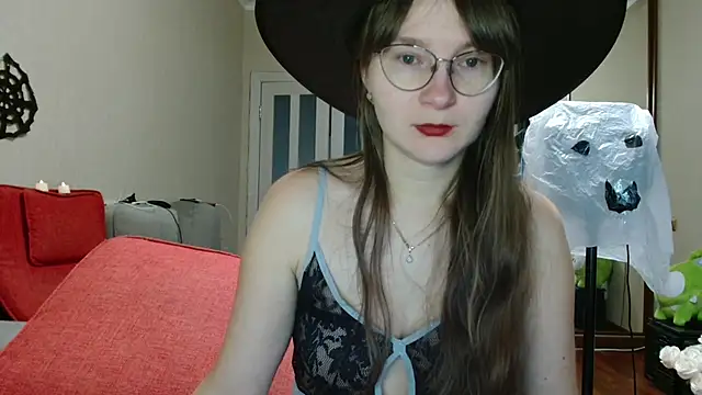 Snapshot of KiraGoldens chatting on November 1, 2025, 6:19 am KiraGoldens online show from November 1, 2025, 6:19 am