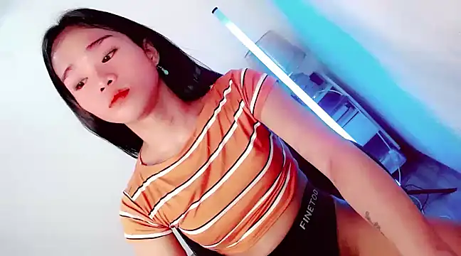 amomentoflust69 online show from December 6, 2024, 5:36 am