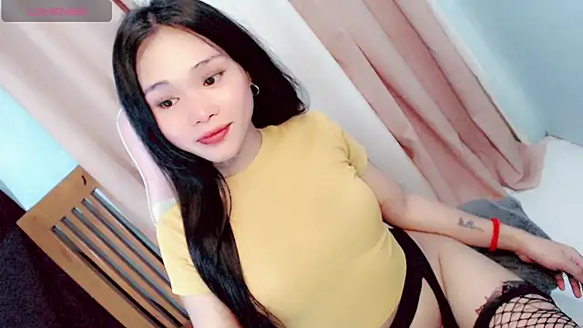 amomentoflust69 online show from May 10, 2026, 12:09 pm