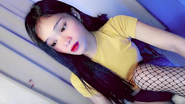 amomentoflust69 online show from February 17, 2026, 5:05 am