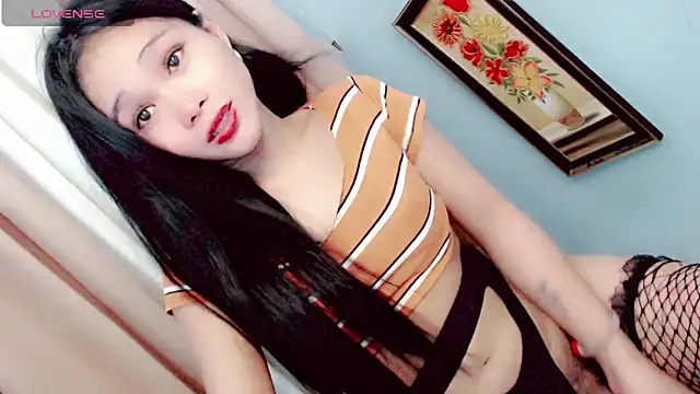 Snapshot of amomentoflust69 chatting on June 10, 2026, 10:49 am amomentoflust69 online show from June 10, 2026, 10:49 am