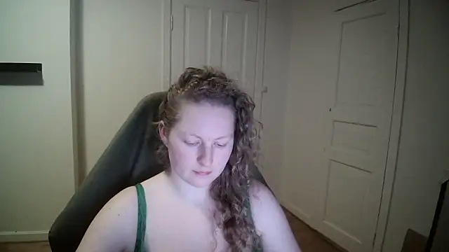 Snapshot of Girlnina-1995 chatting on February 10, 2025, 5:19 pm Girlnina-1995 online show from February 10, 2025, 5:19 pm