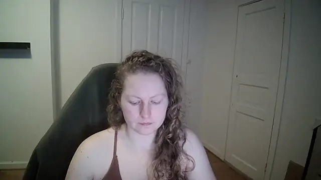 Snapshot of Girlnina-1995 chatting on February 19, 2025, 11:49 am Girlnina-1995 online show from February 19, 2025, 11:49 am