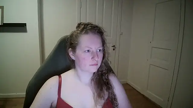 Snapshot of Girlnina-1995 chatting on March 18, 2025, 7:44 pm Girlnina-1995 online show from March 18, 2025, 7:44 pm