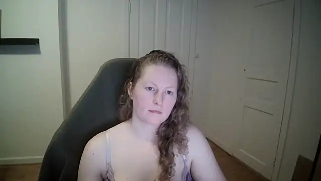 Snapshot of Girlnina-1995 chatting on February 27, 2025, 12:45 pm Girlnina-1995 online show from February 27, 2025, 12:45 pm