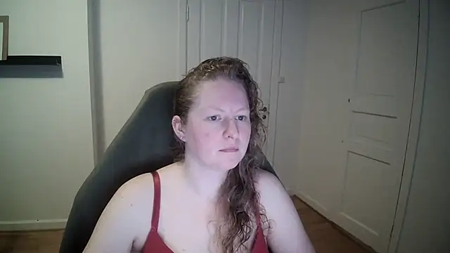 Snapshot of Girlnina-1995 chatting on March 18, 2025, 11:22 am Girlnina-1995 online show from March 18, 2025, 11:22 am