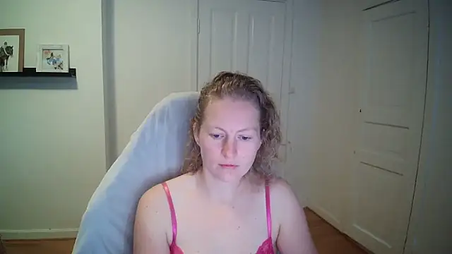 Snapshot of Girlnina-1995 chatting on September 22, 2025, 9:48 am Girlnina-1995 online show from September 22, 2025, 9:48 am