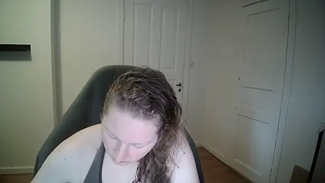 Snapshot of Girlnina-1995 chatting on February 11, 2025, 11:20 am Girlnina-1995 online show from February 11, 2025, 11:20 am