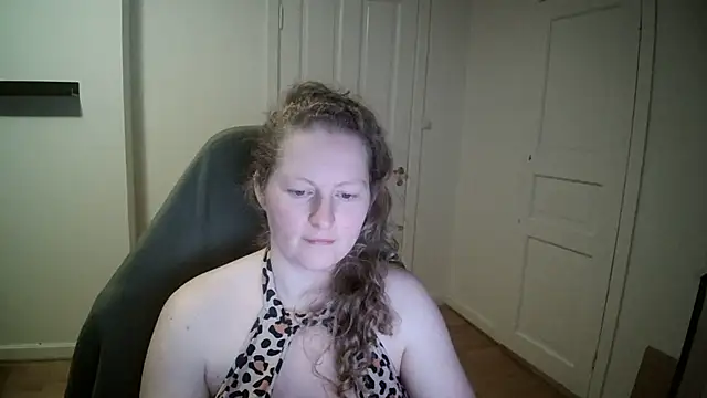 Snapshot of Girlnina-1995 chatting on February 12, 2025, 9:01 pm Girlnina-1995 online show from February 12, 2025, 9:01 pm