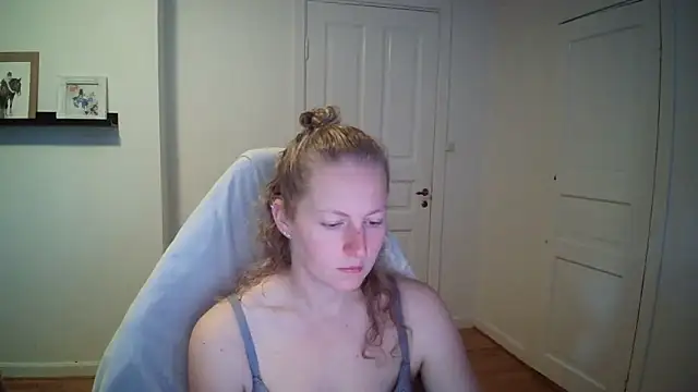 Snapshot of Girlnina-1995 chatting on September 30, 2025, 9:04 am Girlnina-1995 online show from September 30, 2025, 9:04 am