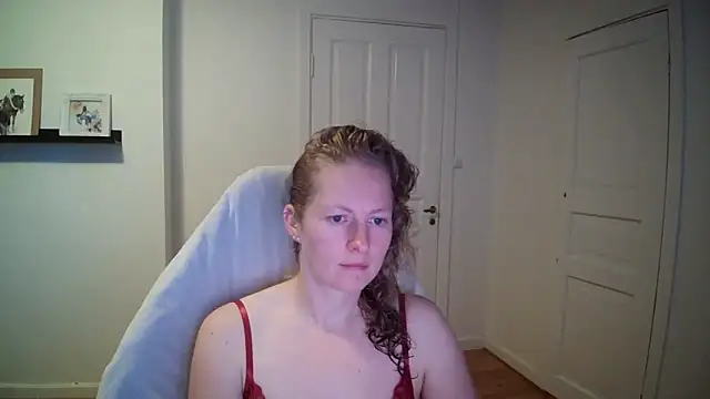 Snapshot of Girlnina-1995 chatting on September 24, 2025, 9:16 am Girlnina-1995 online show from September 24, 2025, 9:16 am