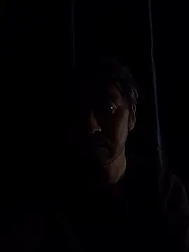 flymetothemoon1986 online show from November 30, 2025, 12:28 pm