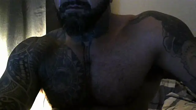 Snapshot of muscle1976 chatting on January 1, 2025, 12:11 am muscle1976 online show from January 1, 2025, 12:11 am