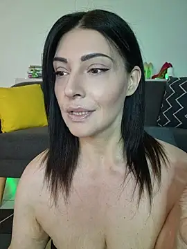 Snapshot of AryaSummersReal chatting on June 25, 2026, 7:24 am AryaSummersReal online show from June 25, 2026, 7:24 am