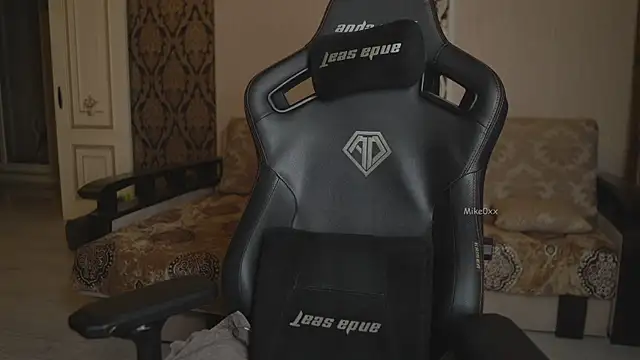 mike0xx online show from October 21, 2025, 6:29 pm