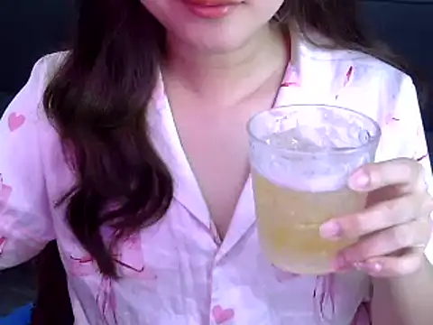 Snapshot of Bee_2k chatting on March 21, 2026, 4:03 am Bee 2k online show from March 21, 2026, 4:03 am