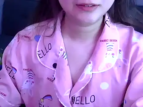 Snapshot of Bee_2k chatting on April 1, 2026, 4:14 am Bee 2k online show from April 1, 2026, 4:14 am