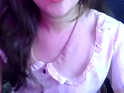 Snapshot of Bee_2k chatting on April 7, 2026, 4:14 am Bee 2k online show from April 7, 2026, 4:14 am