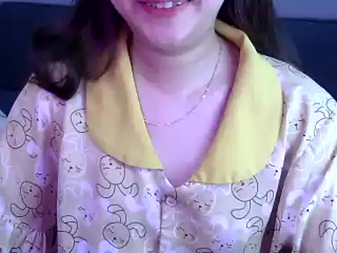 Snapshot of Bee_2k chatting on April 25, 2026, 4:15 am Bee 2k online show from April 25, 2026, 4:15 am