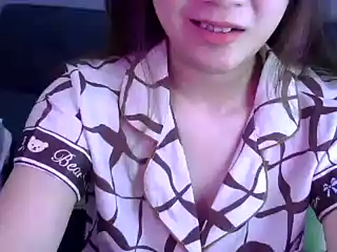 Snapshot of Bee_2k chatting on May 29, 2026, 4:29 am Bee 2k online show from May 29, 2026, 4:29 am