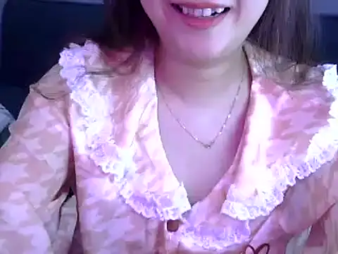 Snapshot of Bee_2k chatting on April 24, 2026, 4:14 am Bee 2k online show from April 24, 2026, 4:14 am